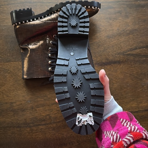 NWOB STUART WEITZMAN “Allie” boot in gold - Picture 4 of 9